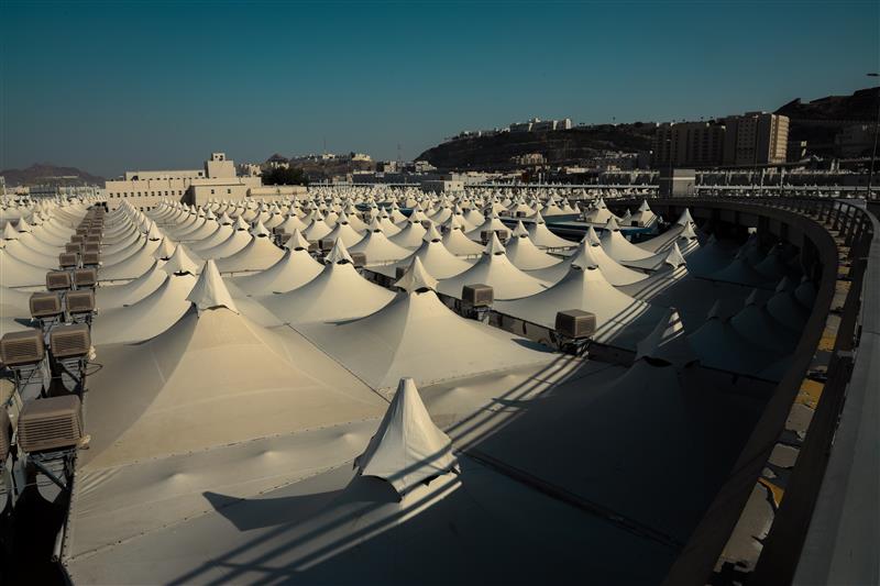 Mashaer Mina illustrating the shading of a two-story toilet complex.