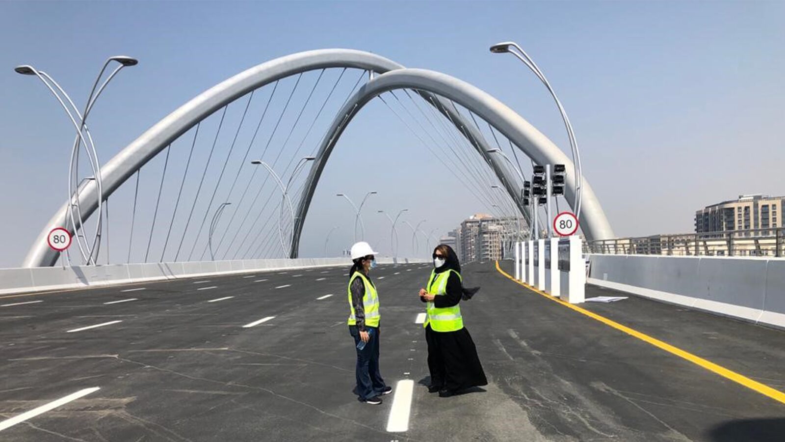 4. Working on site in Dubai, UAE_1600x900